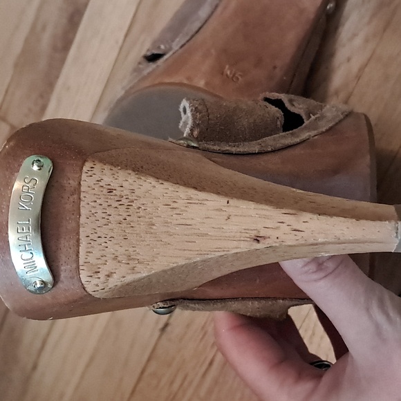 Michael Kors suede and wood high heels, size 9 - Picture 3 of 3
